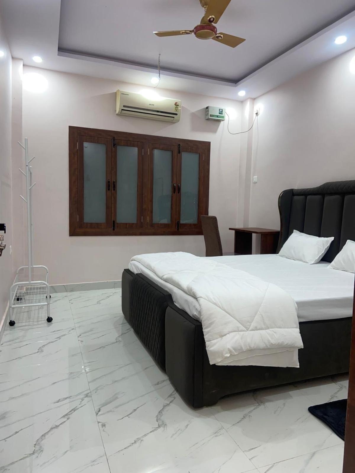 Nirmal Niwas Hotel Varanasi Bagian luar foto